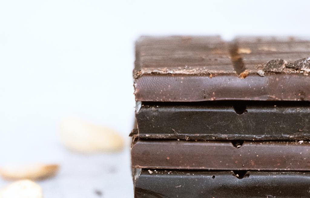 5 Proven Dark Chocolate Health Benefits You’ve Been Missing Out On - Swolverine