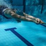 Cara melatih kecepatan berenang